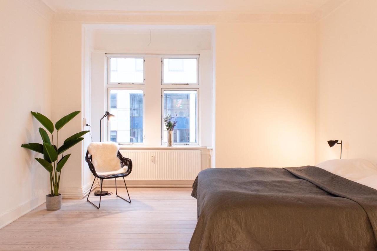 Bright And Spacious Apartment In Downtown Arhus Exterior foto